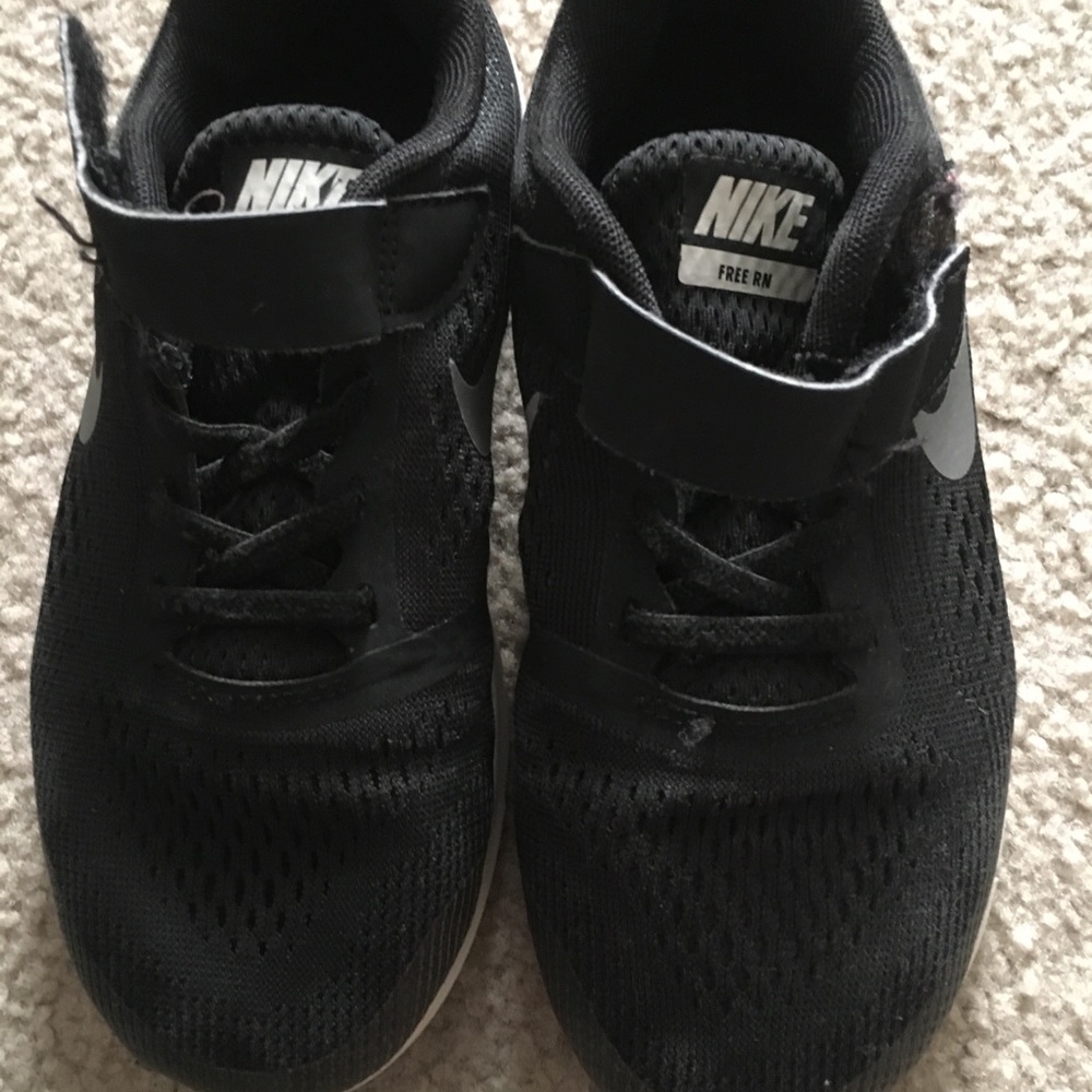 Black Nike Boys Shoes Gently Used